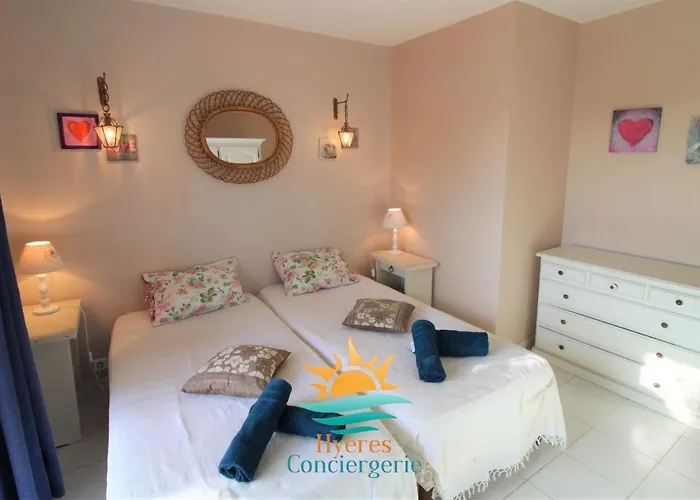 Giens Rdj T3 Independant Terrasse Vue By Hc Διαμέρισμα Ιέρ