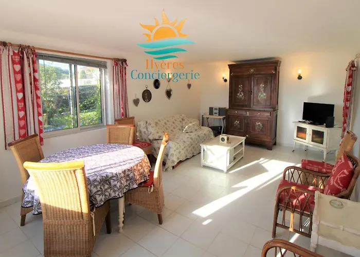 Giens Rdj T3 Independant Terrasse Vue By Hc Διαμέρισμα Ιέρ